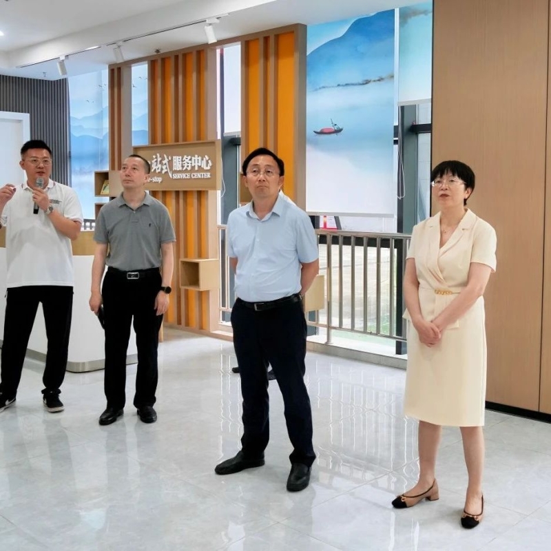 四川建筑职业技术学院党委书记吴城林一行来?？疾斓餮? onError=