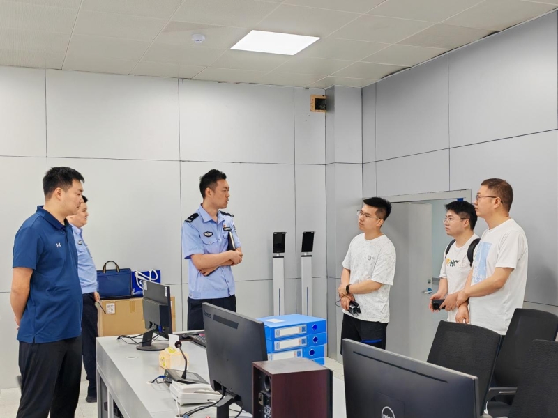 中共阆中市委网络安全和信息化委员会办公室来校开展网络安全专项检查工作