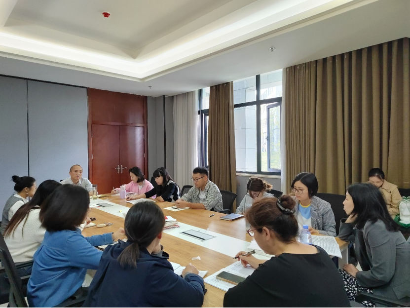基础教学部直属党支部开展学习贯彻习近平新时代中国特色社会主义思想主题教育集中学习