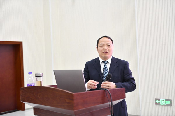 西华师大冯明义教授、南充职院蒙秀琼教授莅临我院作专题讲座