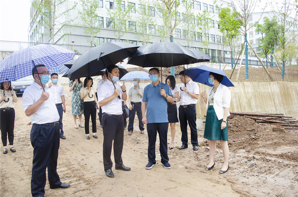 市委常委、宣传部部长赵迎春一行莅临学院调研指导工作